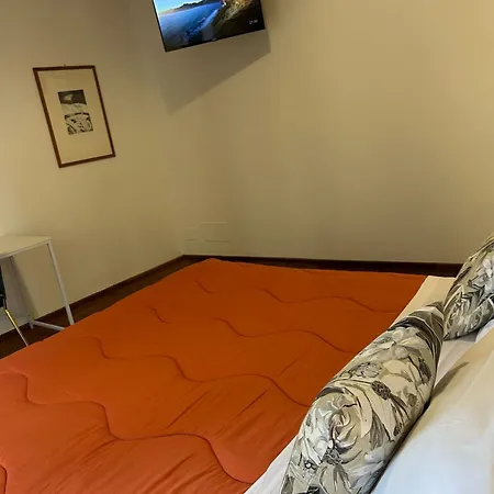 Cavour 142 라스페치아