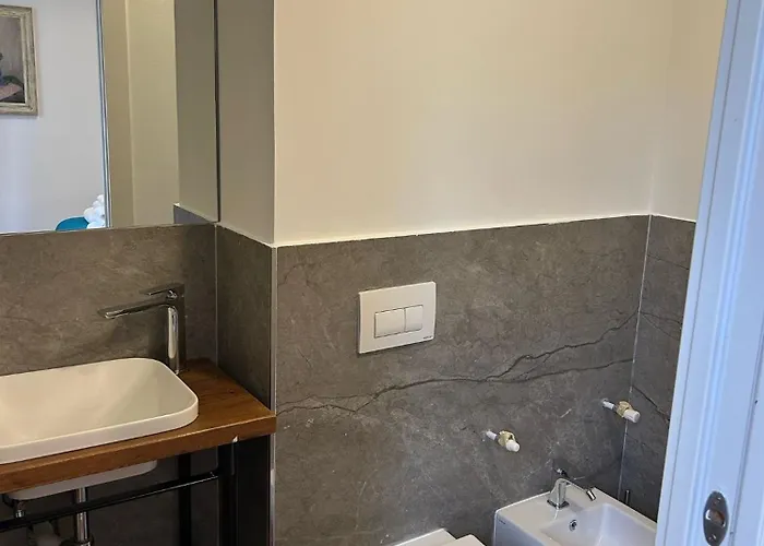 Cavour 142 Guest house La Spezia